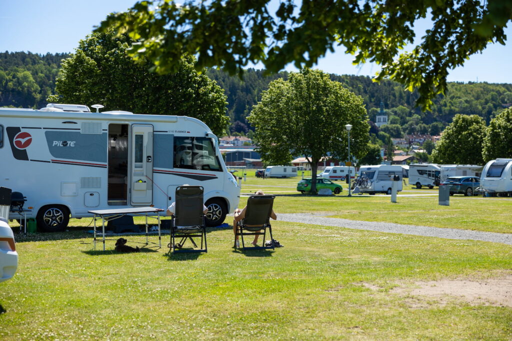 schnellaufbau zelt 4 personen FastPitch Victoria Falls 4 – Familienzelt mit Schnellaufbau & Vorbau –  Campingaz & Coleman main image 0