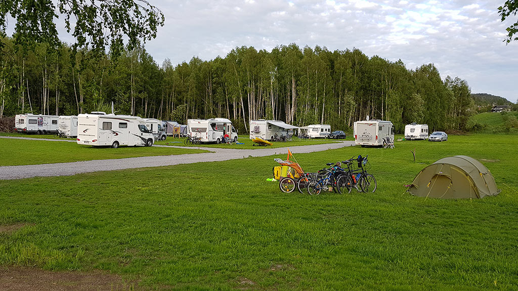 id.buzz camper 2025 VOLKSWAGEN ID BUZZ PRO SWB CANDY WHITE/POMELO YELLOW CAMPER
